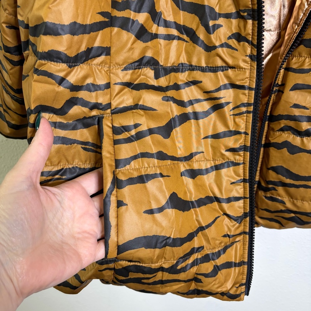 Chico's Rose Gold Black Tiger Print reversible Puffer Jacket metallic sz 16 18 - Picture 8 of 10